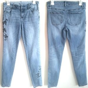 WHBM - Floral Black Embroidered Ankle Skinny Sz 0